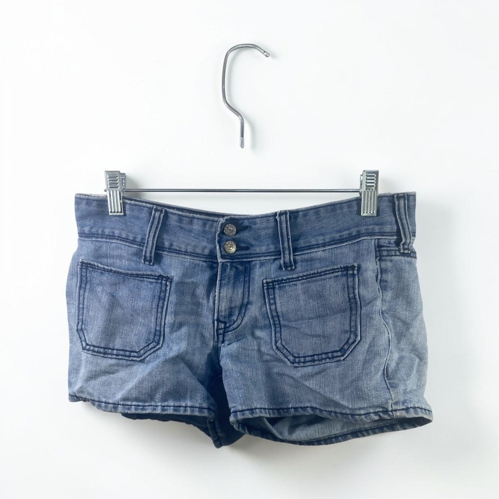 Old Navy Diva Low Rise Denim Shorts Light Wash Blue Size 4 Front Patch Pockets